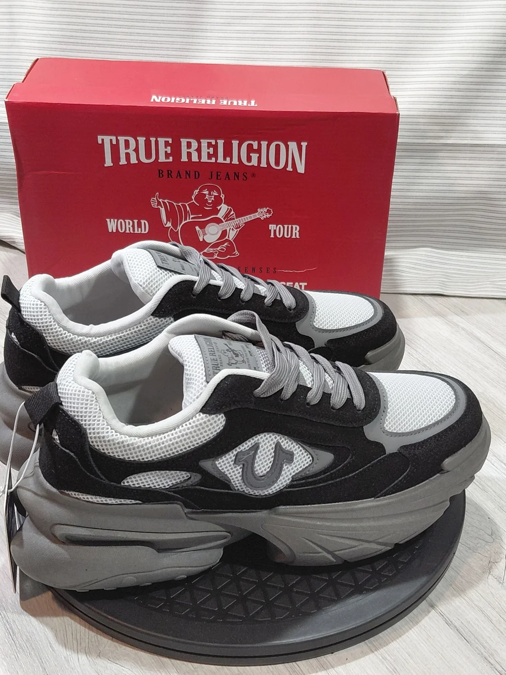 NWT True Religion Men's Cole Jogger Black & Grey Chunky Runner Sneakers Size M10